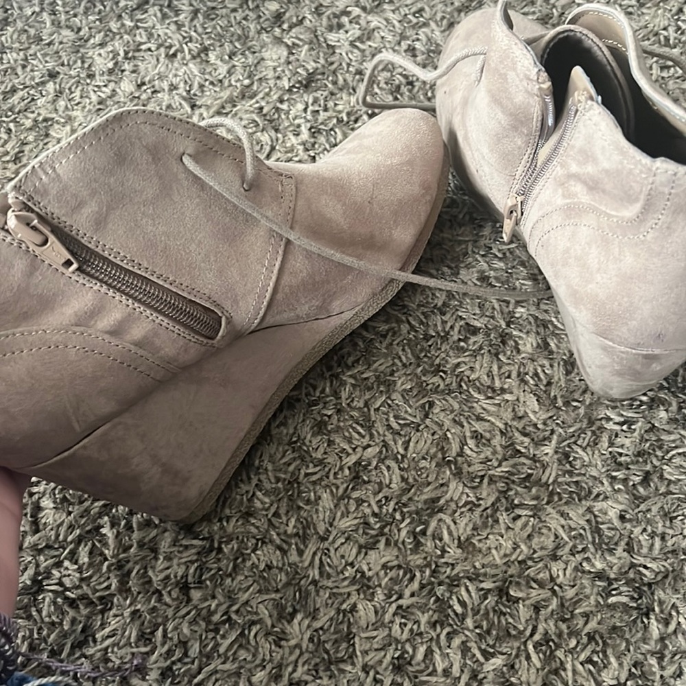 size: 7 brand: universal thread